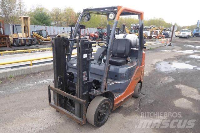 Toyota 8FGCU25 Gaffeltrucker - Annet