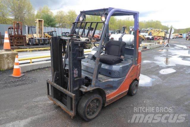 Toyota 8FGCU25 Gaffeltrucker - Annet