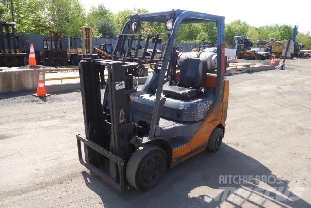 Toyota 8FGCU25 Gaffeltrucker - Annet