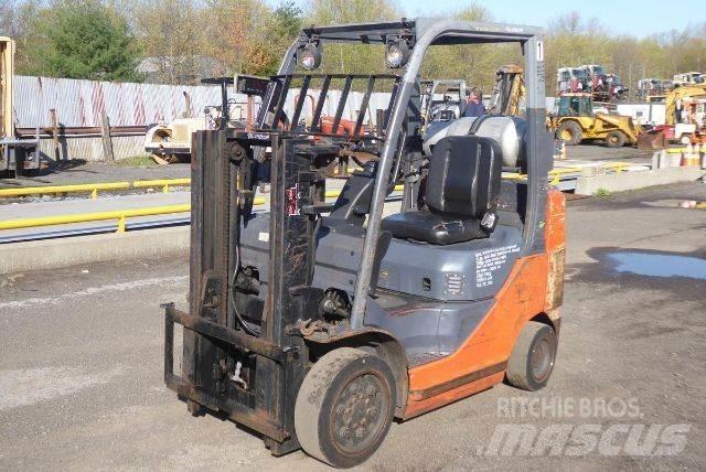 Toyota 8FGCU25 Gaffeltrucker - Annet