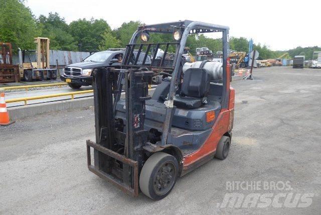 Toyota 8FGCU25 Gaffeltrucker - Annet