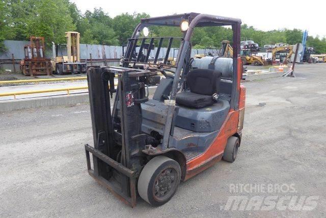 Toyota 8FGCU25 Gaffeltrucker - Annet