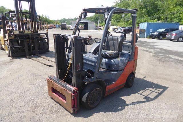 Toyota 8FGCU25 Gaffeltrucker - Annet
