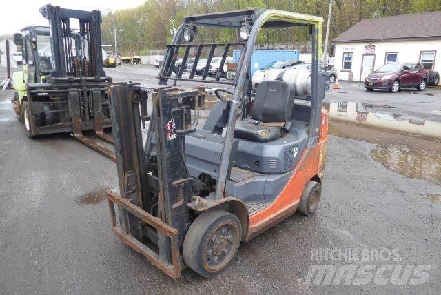Toyota 8FGCU25 Gaffeltrucker - Annet