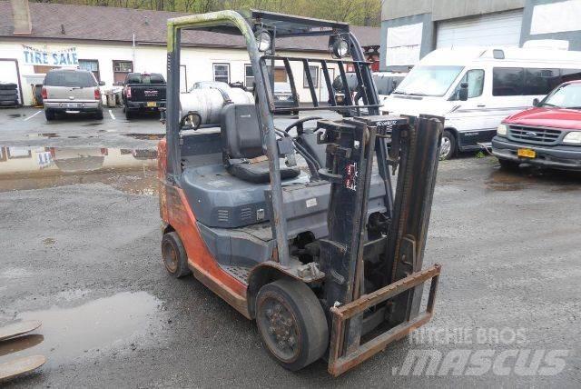 Toyota 8FGCU25 Gaffeltrucker - Annet