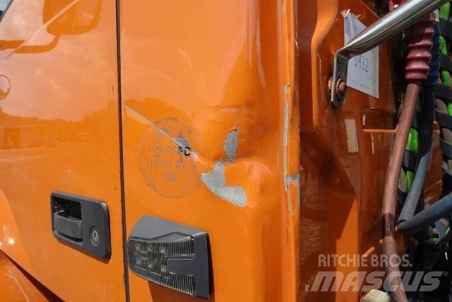 Volvo VNM42T Chassis