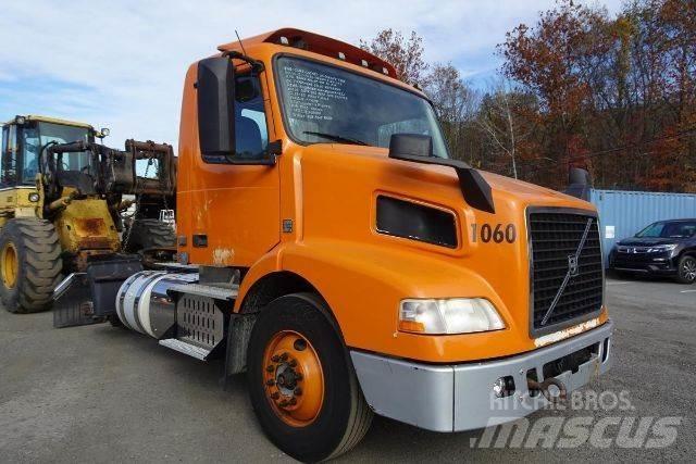 Volvo VNM42T Chassis