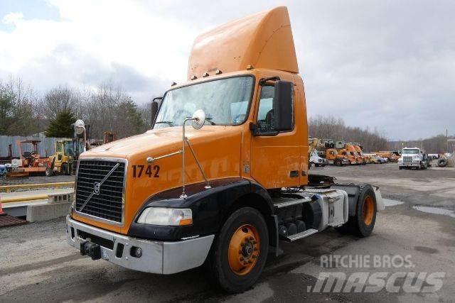 Volvo VNM42T Chassis