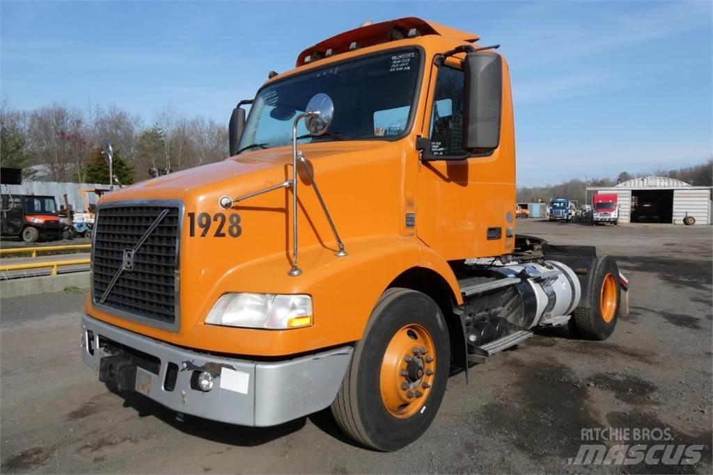 Volvo VNM42T Chassis