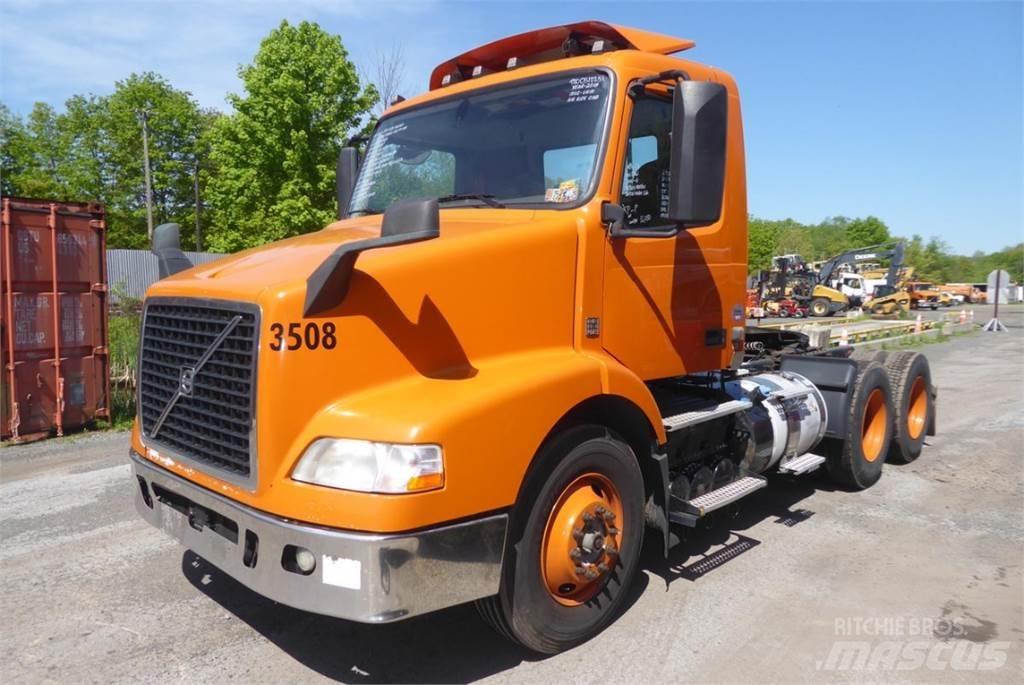 Volvo VNM64T Chassis
