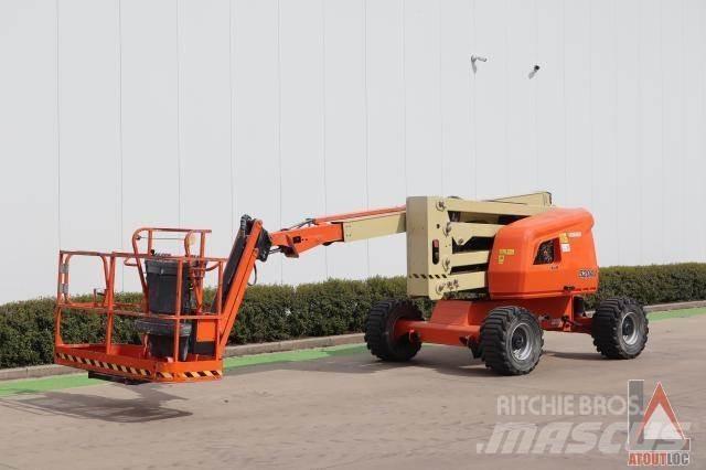 JLG 520AJ Leddede bomlifter