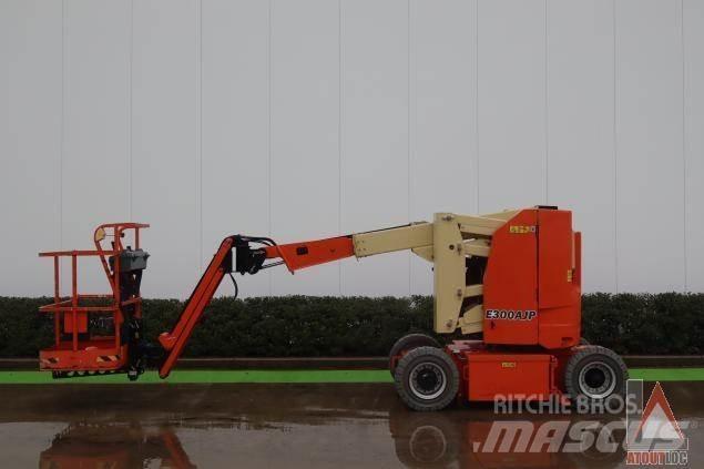 JLG E300AJP Leddede bomlifter