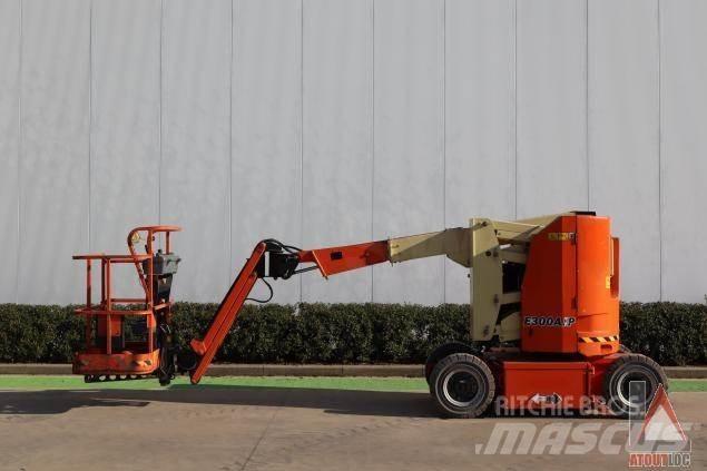 JLG E300AJP Leddede bomlifter