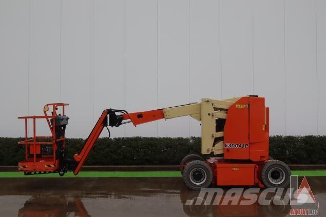 JLG E300AJP Leddede bomlifter