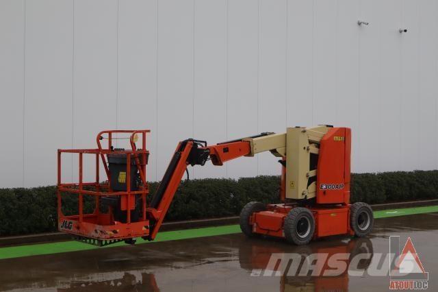 JLG E300AJP Leddede bomlifter