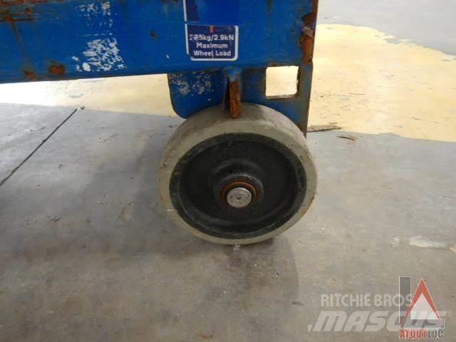 JLG POWER TOWER Leddede bomlifter