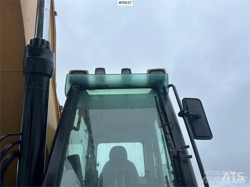 CAT 300D Beltegraver