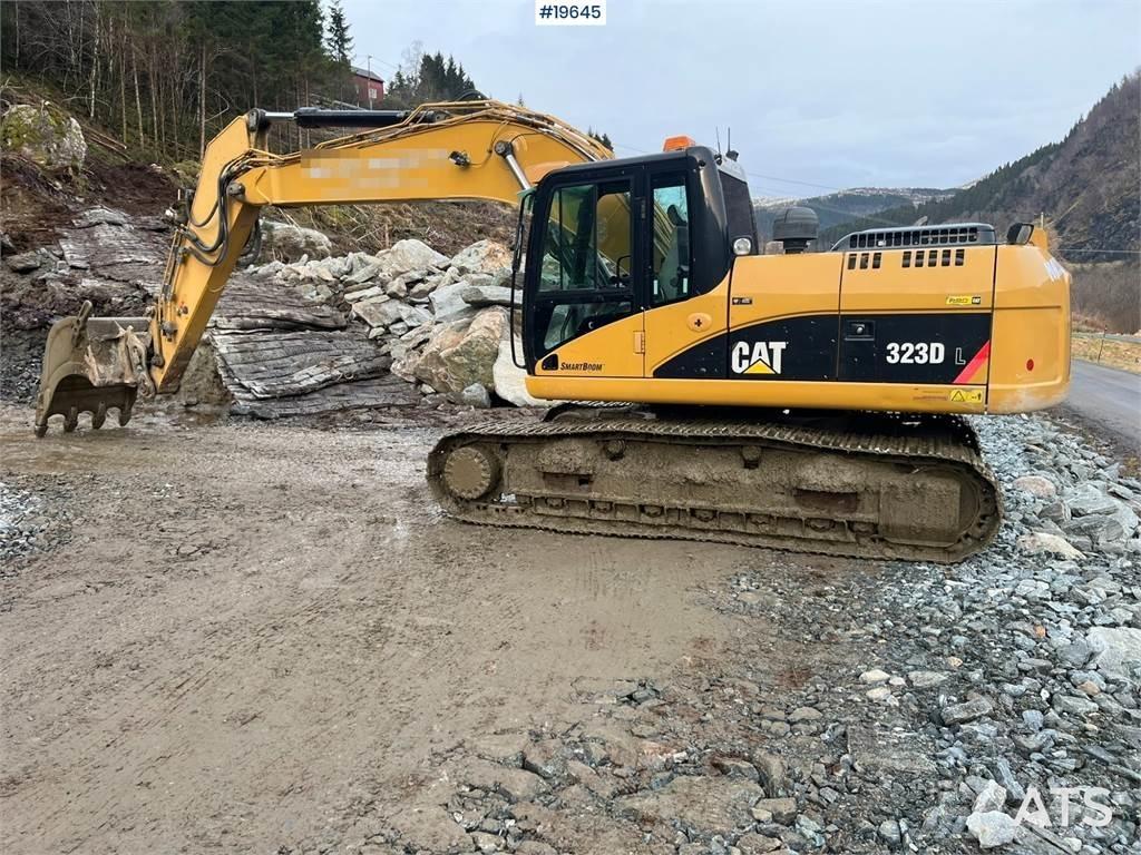 CAT 323D Beltegraver