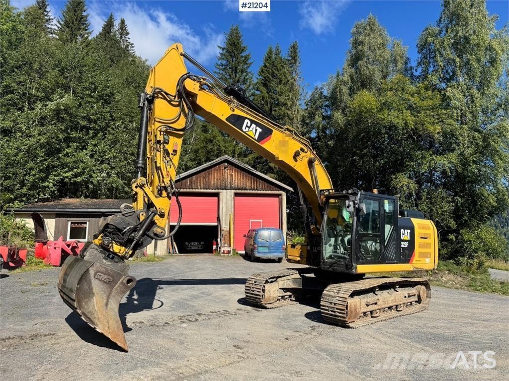 CAT 323FL Beltegraver