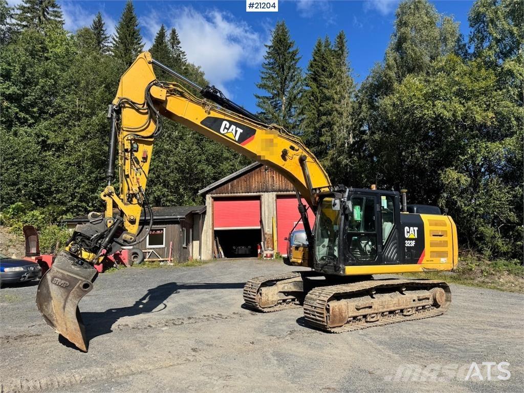 CAT 323FL Beltegraver