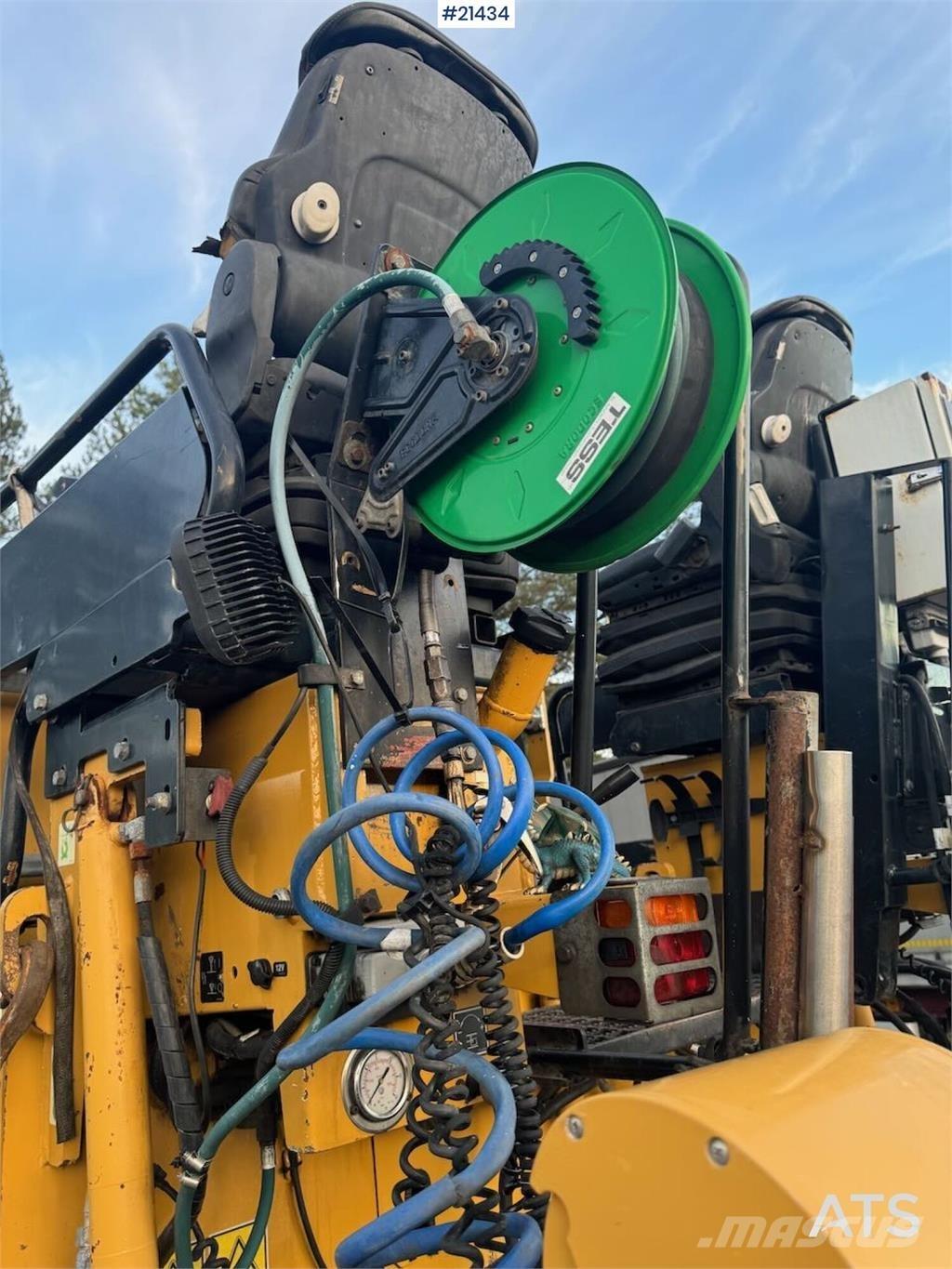 CAT AP 300 Asfaltutleggere
