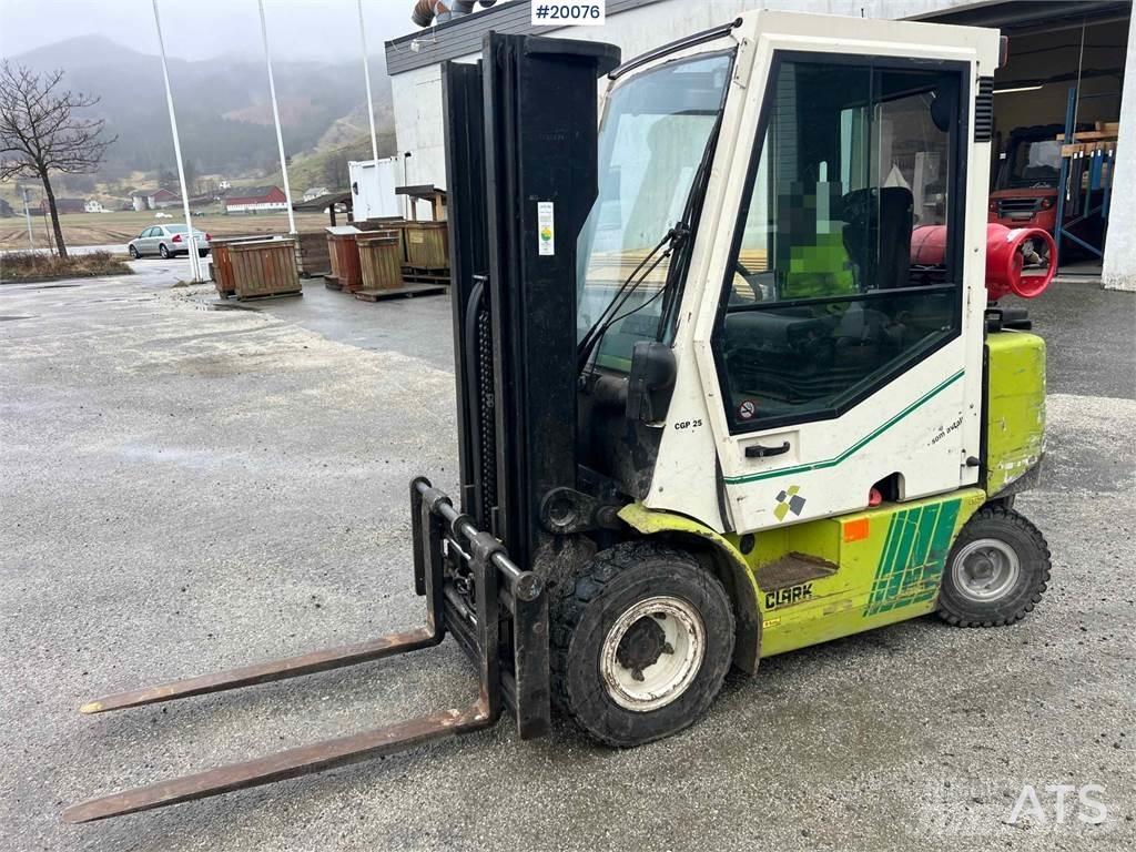Clark CGP 25 truck Anlegg - Annet