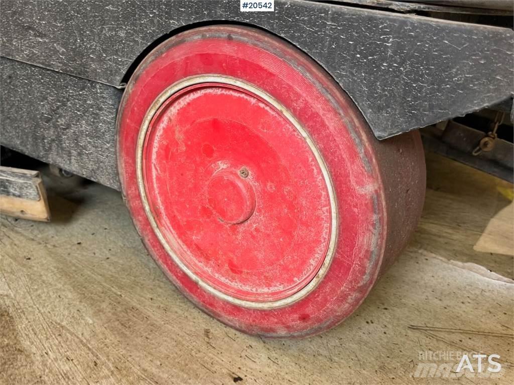 Comac Ultra 100 BS Anlegg - Annet
