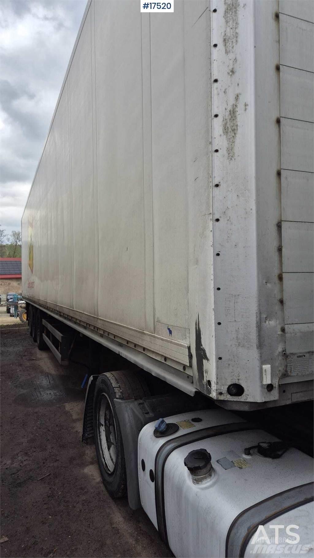 Schmitz SKO 24 Gardintrailer