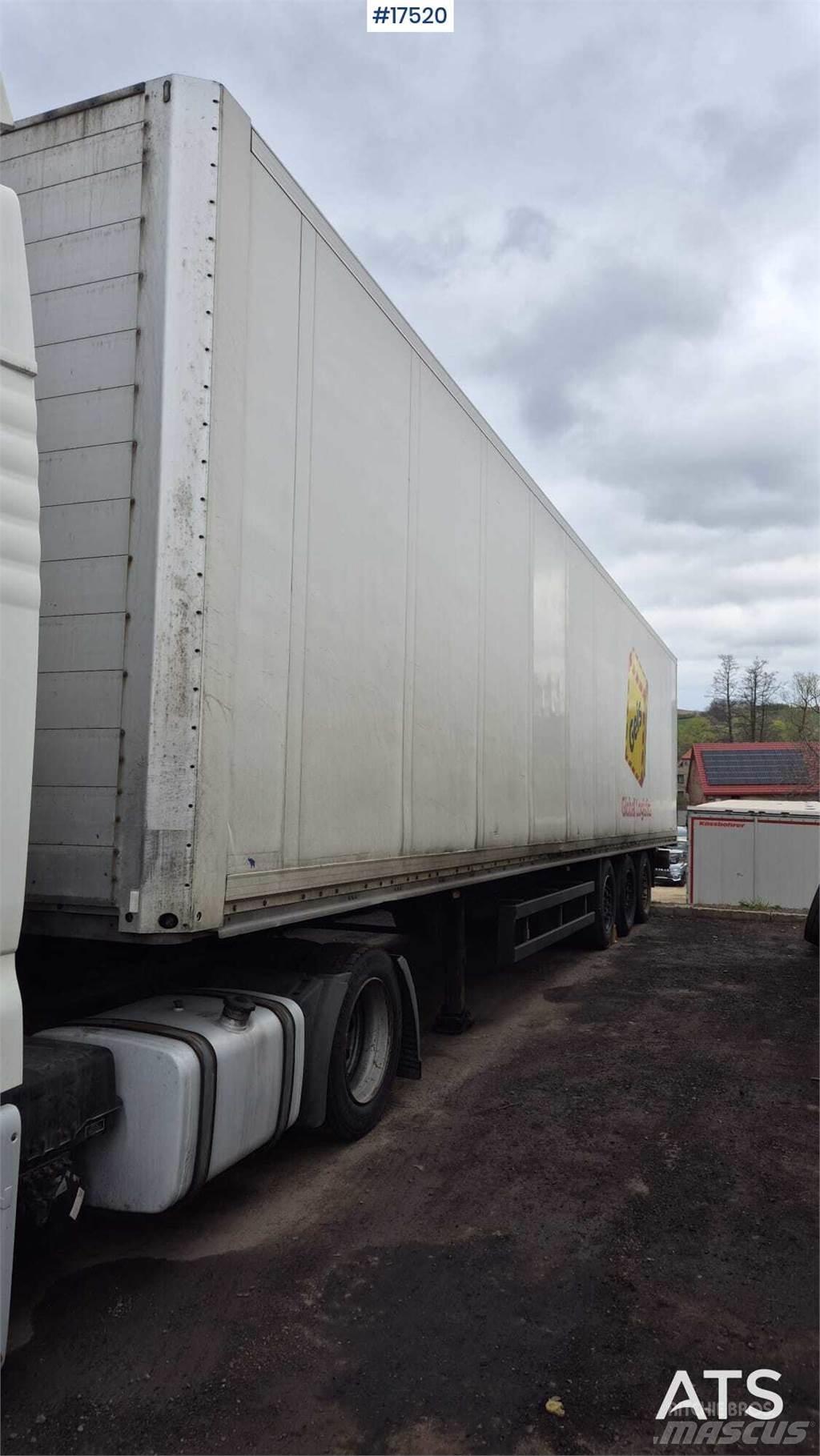 Schmitz SKO 24 Gardintrailer