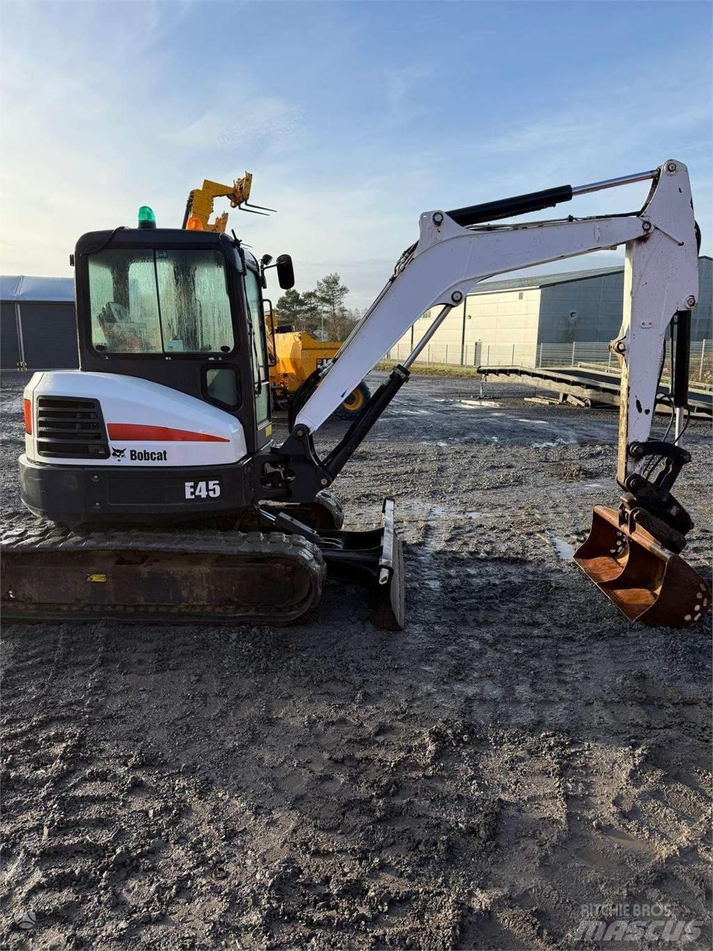 Bobcat E45 Beltegraver