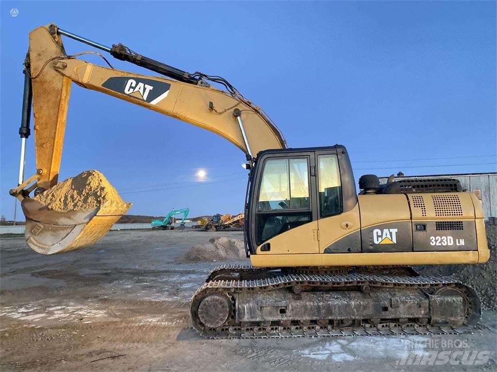 CAT 323 DLN Beltegraver