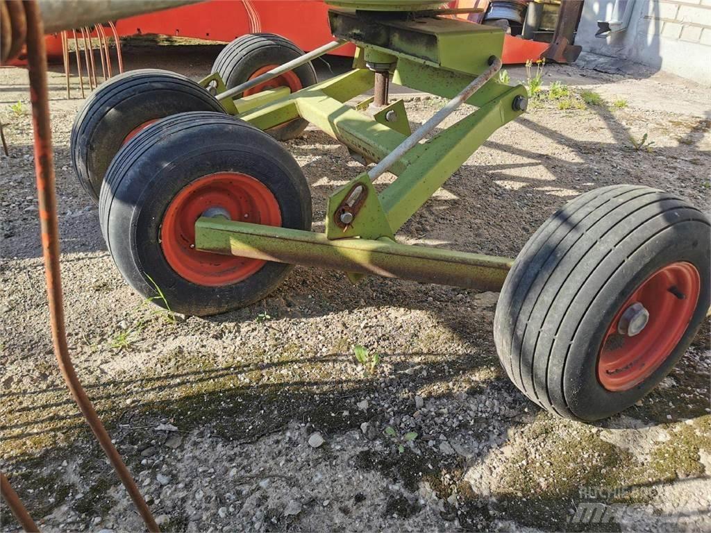 CLAAS Liner 430s Raker og høyvendere