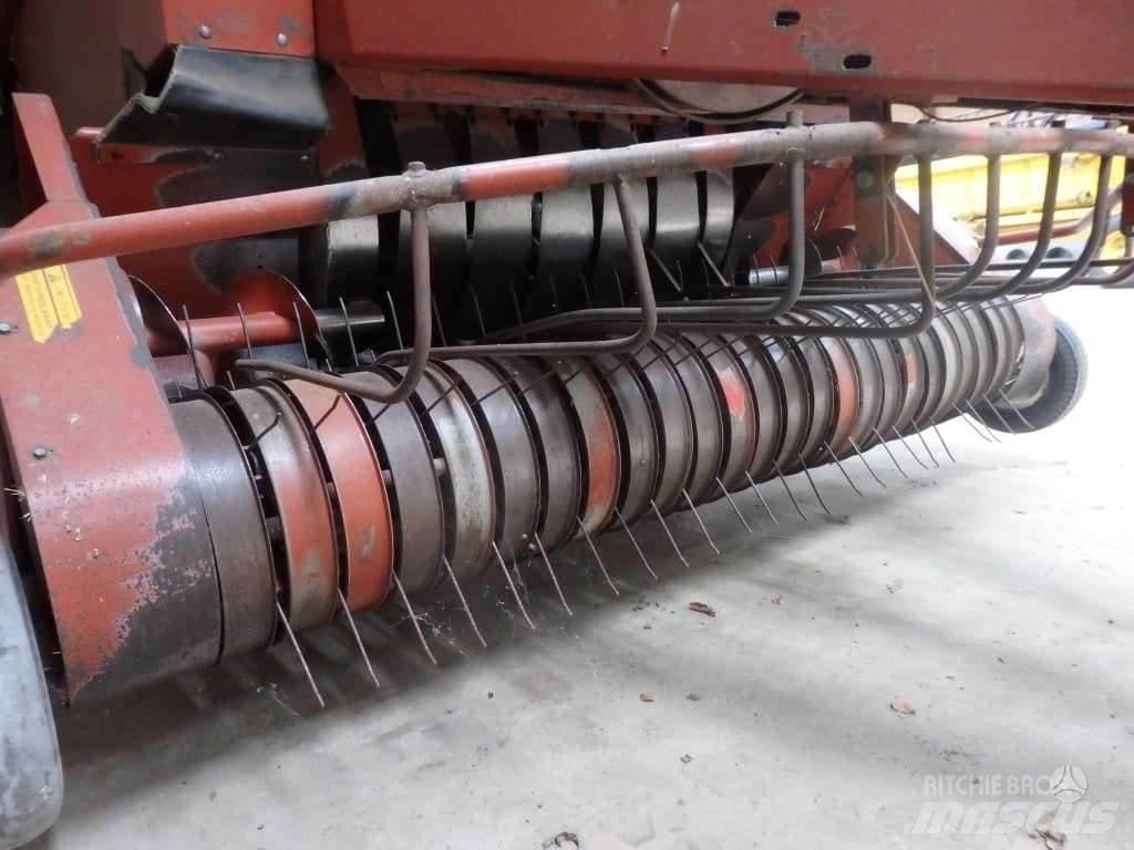 Hesston 4900 Rundballepresser