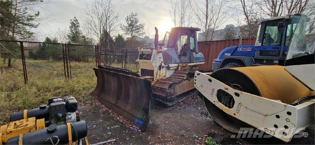 Komatsu D61PX-12 Dozere Beltegående