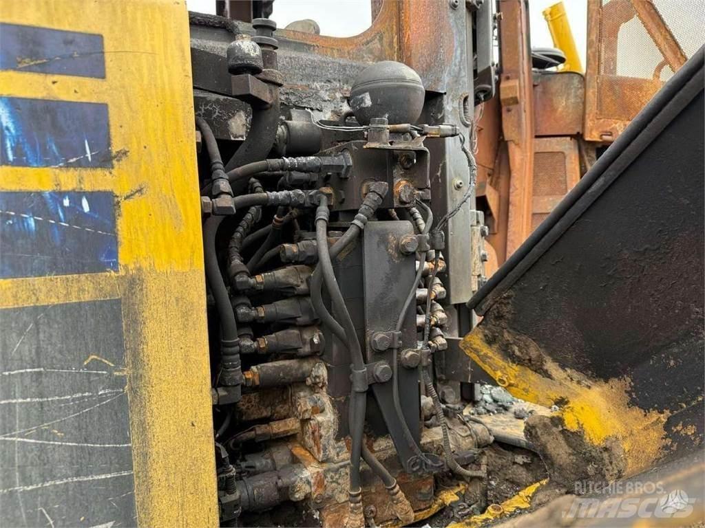 Komatsu D65WX-18 Dozere Beltegående