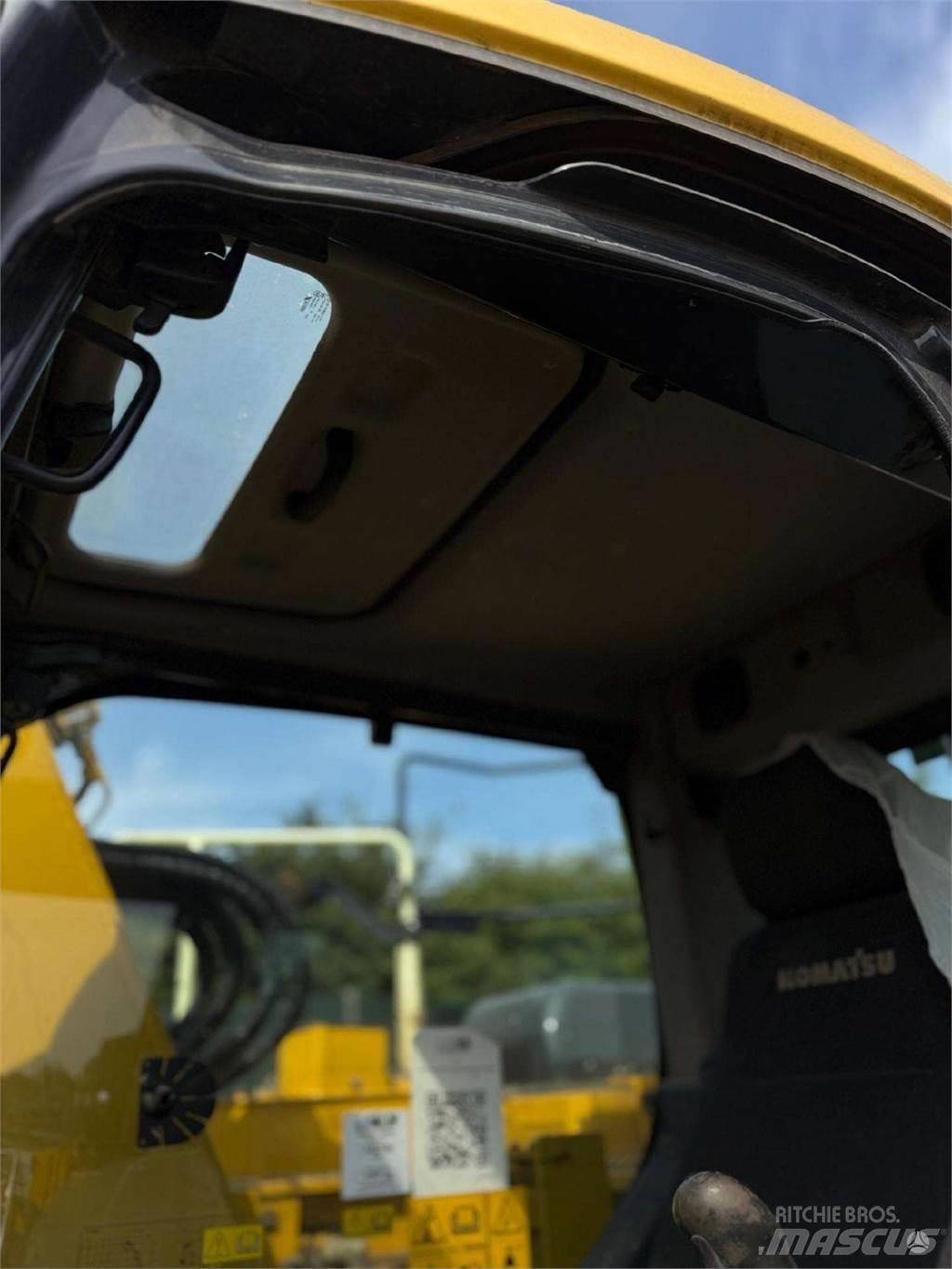 Komatsu PC138US Beltegraver