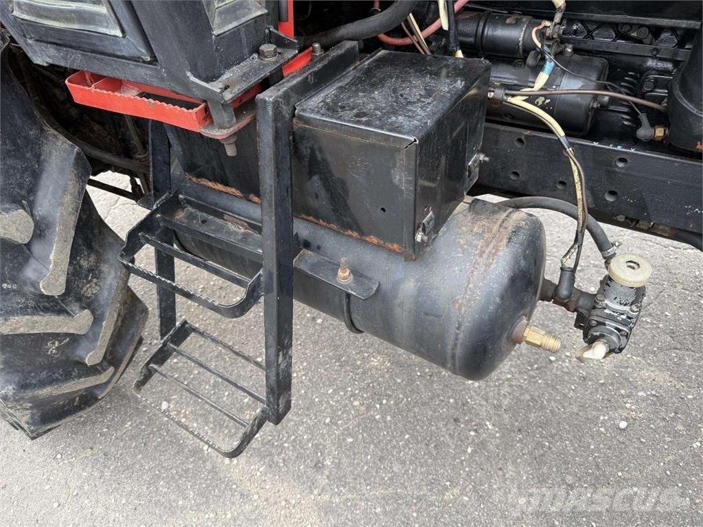  LTZ 55A Traktorer