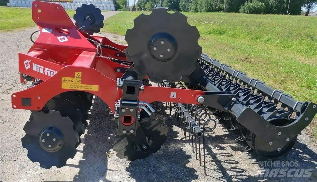 Metal-Fach U 740 Kultivatorer