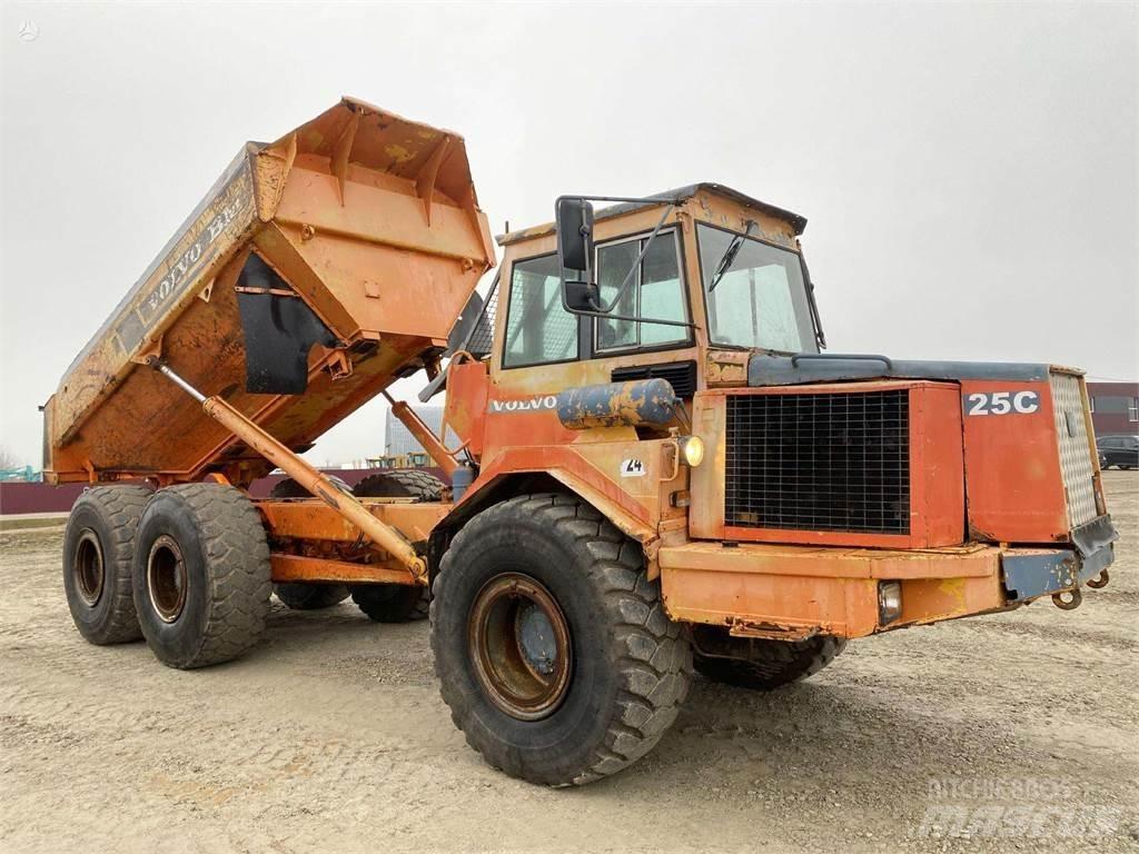 Volvo A25C , Nr.1 Rammestyrte Dumpere