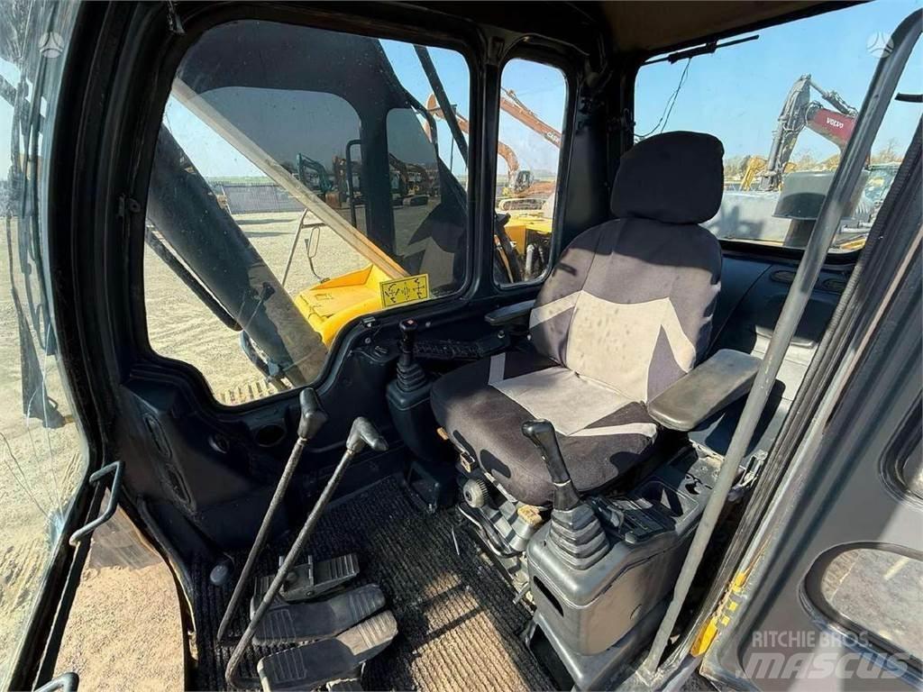 Volvo EC 240 LC Beltegraver