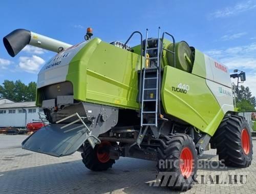 CLAAS Tucano 440 Skurtreskere