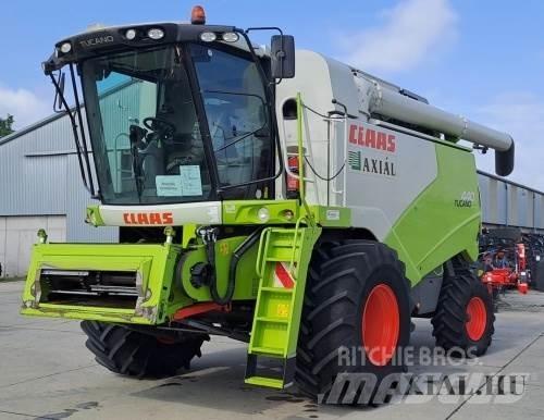 CLAAS Tucano 440 Skurtreskere