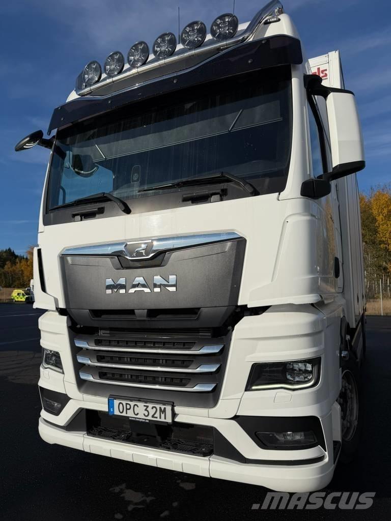 MAN 26.510 6X2-4 Skapbiler