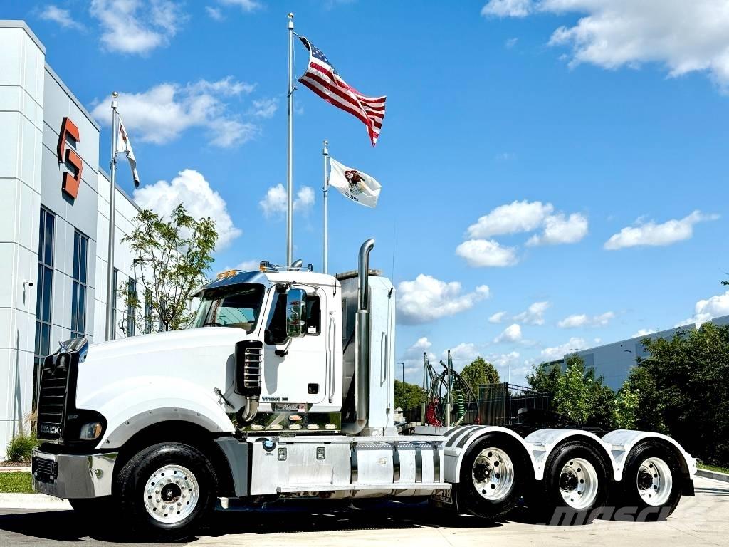 Mack Titan TD 713 Trekkvogner