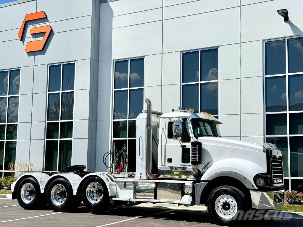Mack Titan TD 713 Trekkvogner