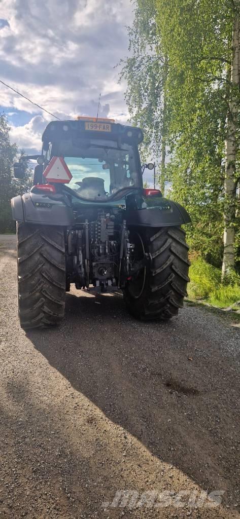 Valtra T194 versu Traktorer