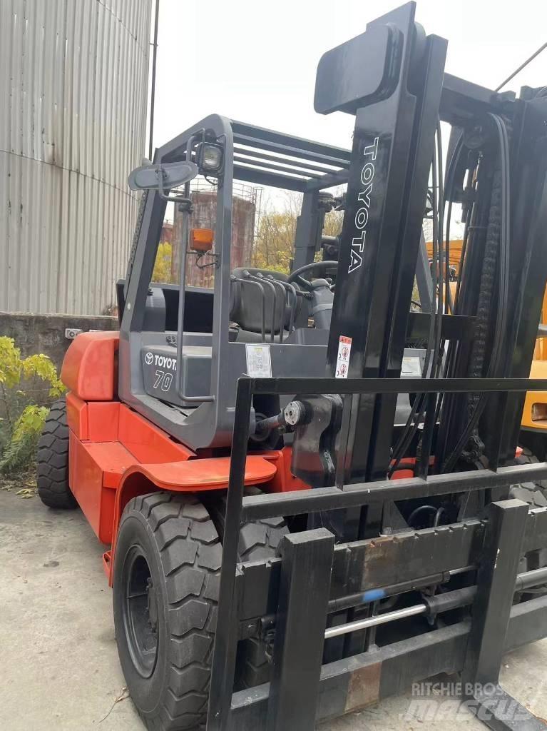 Toyota 7 Ton Diesel Trucker