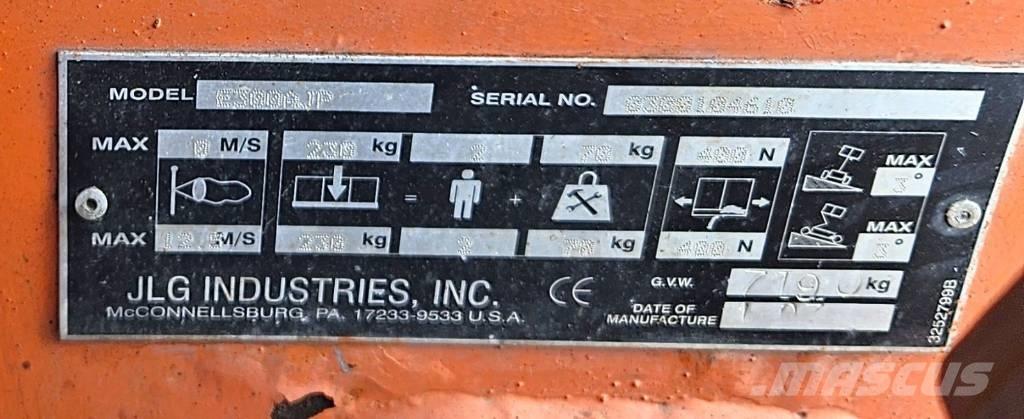 JLG E 300 AJP Leddede bomlifter
