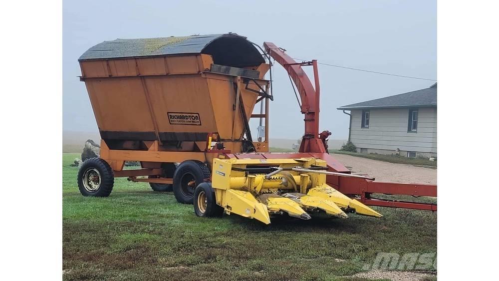 New Holland FP230 Fôrhøstere