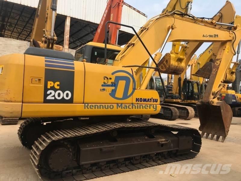 Komatsu PC200-7 Beltegraver